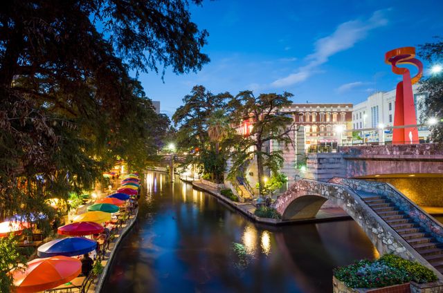The Definitive Guide To The San Antonio Riverwalk