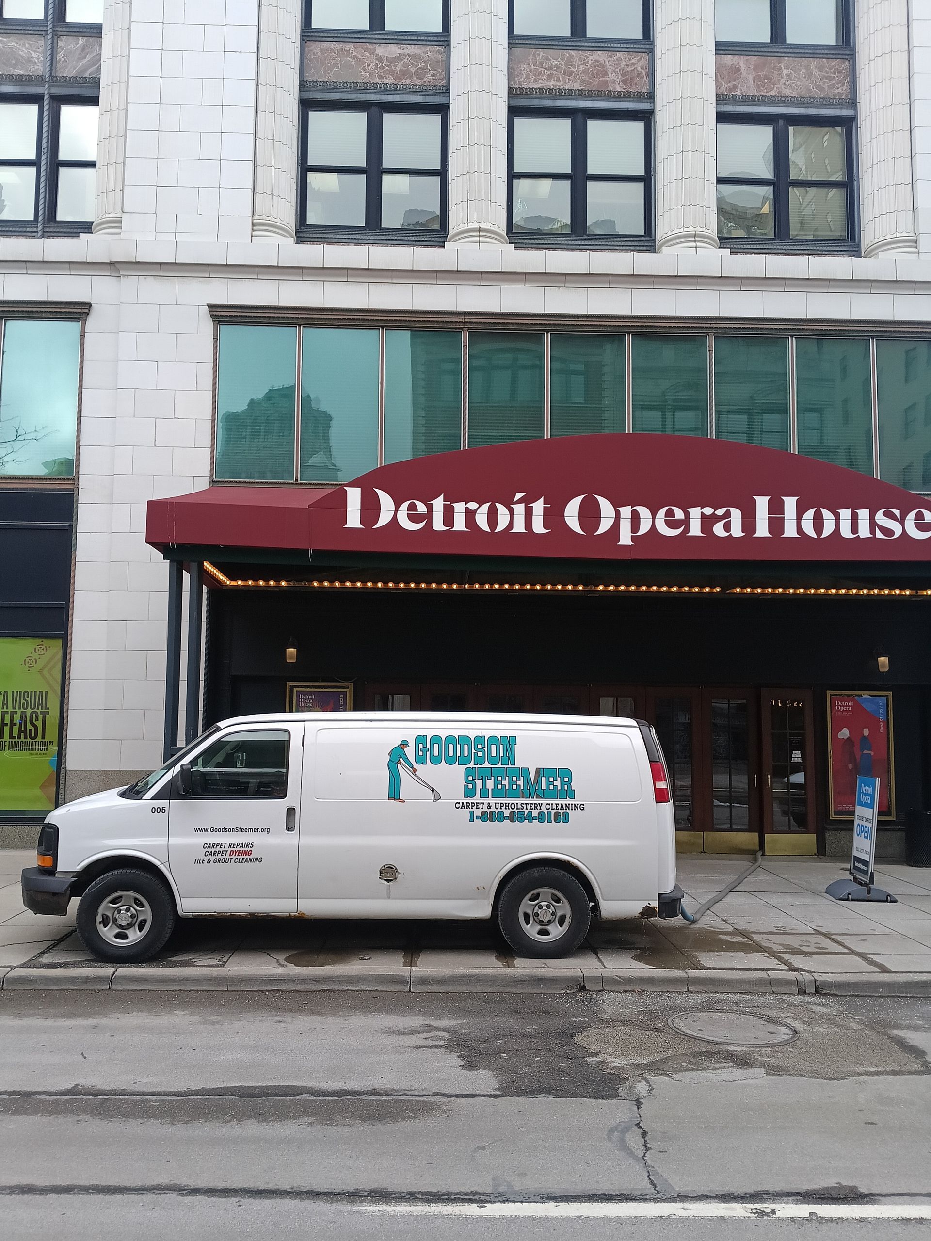 Commercial carpet cleaning in Downtown Detroit by Goodson Steemer