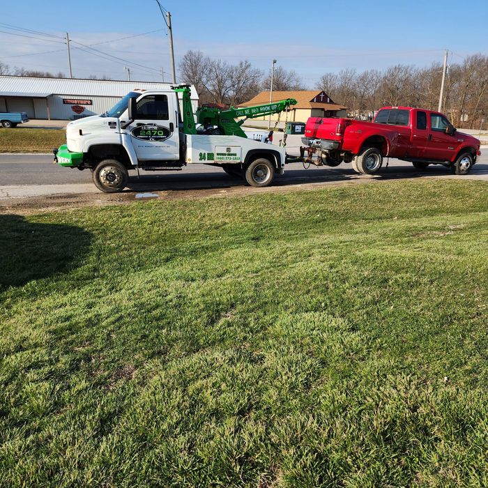 Call the Towing Company in Moberly, MO Who Will Take Care of You 24/7. Call 2470 Towing & Recovery.