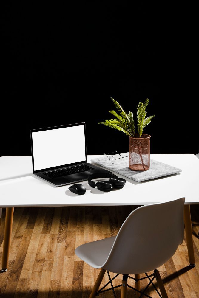 A workspace that helps you stay focused, work efficiently, and grow without unnecessary stress.