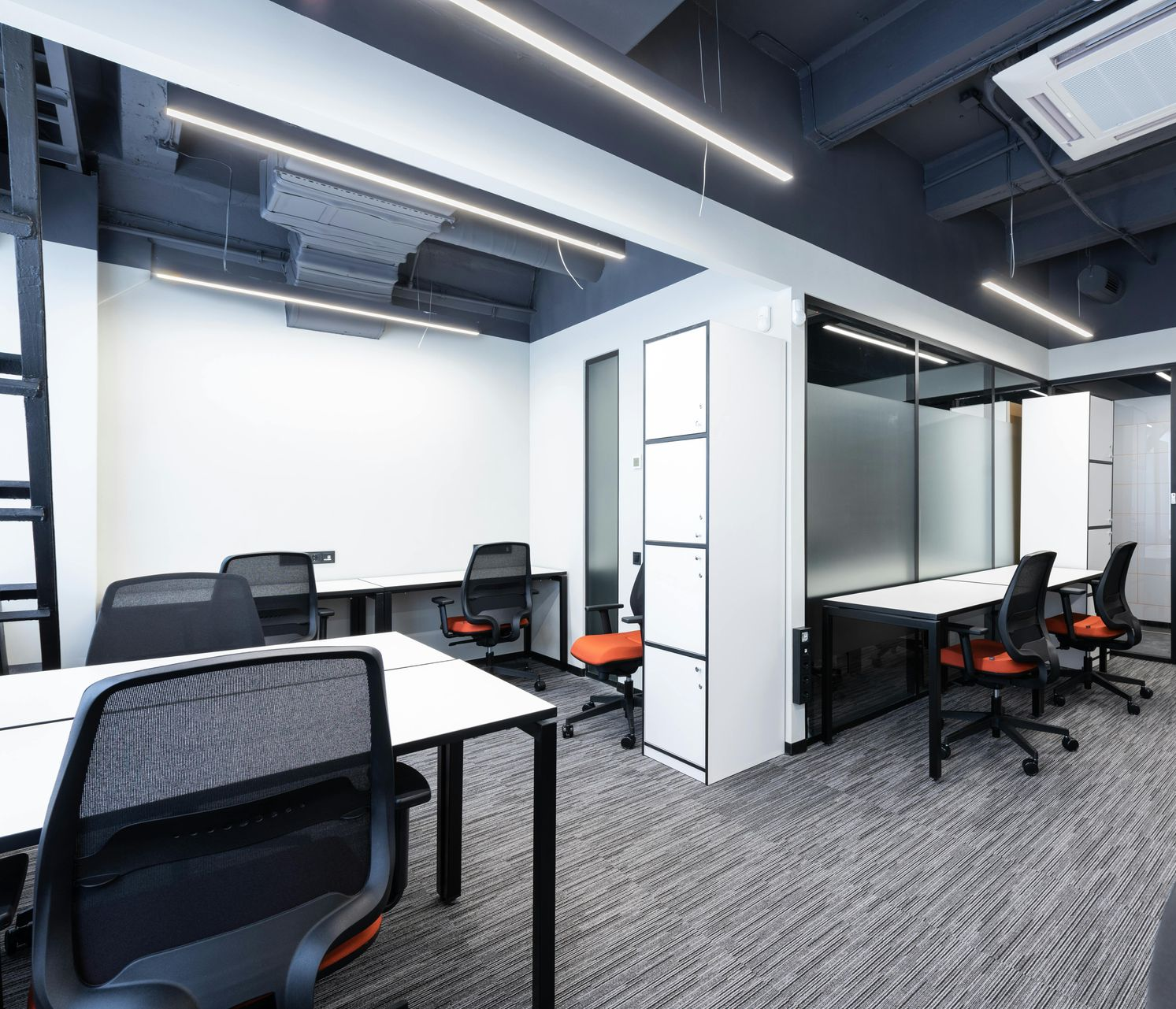 As headcount and operations increase, your workspace remains organized, adaptable, and high-performing.