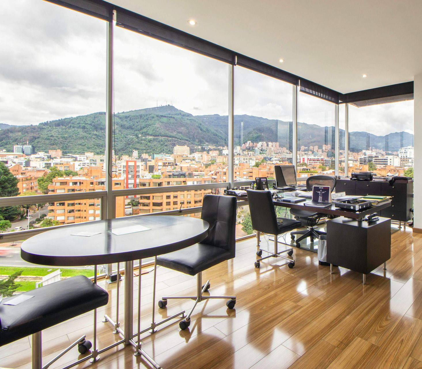 As work patterns evolve, your office stays organized, adaptable, and efficient.