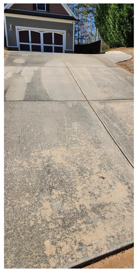 Before Cleaning the Driveway — Dallas, GA — Southern Touch Softwash