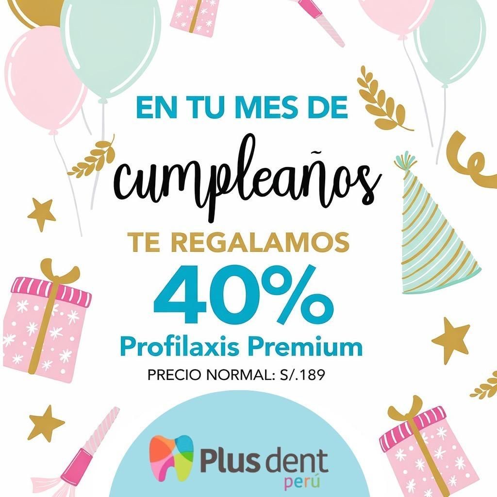 Una mujer se blanquea los dientes con blanqueador dental.