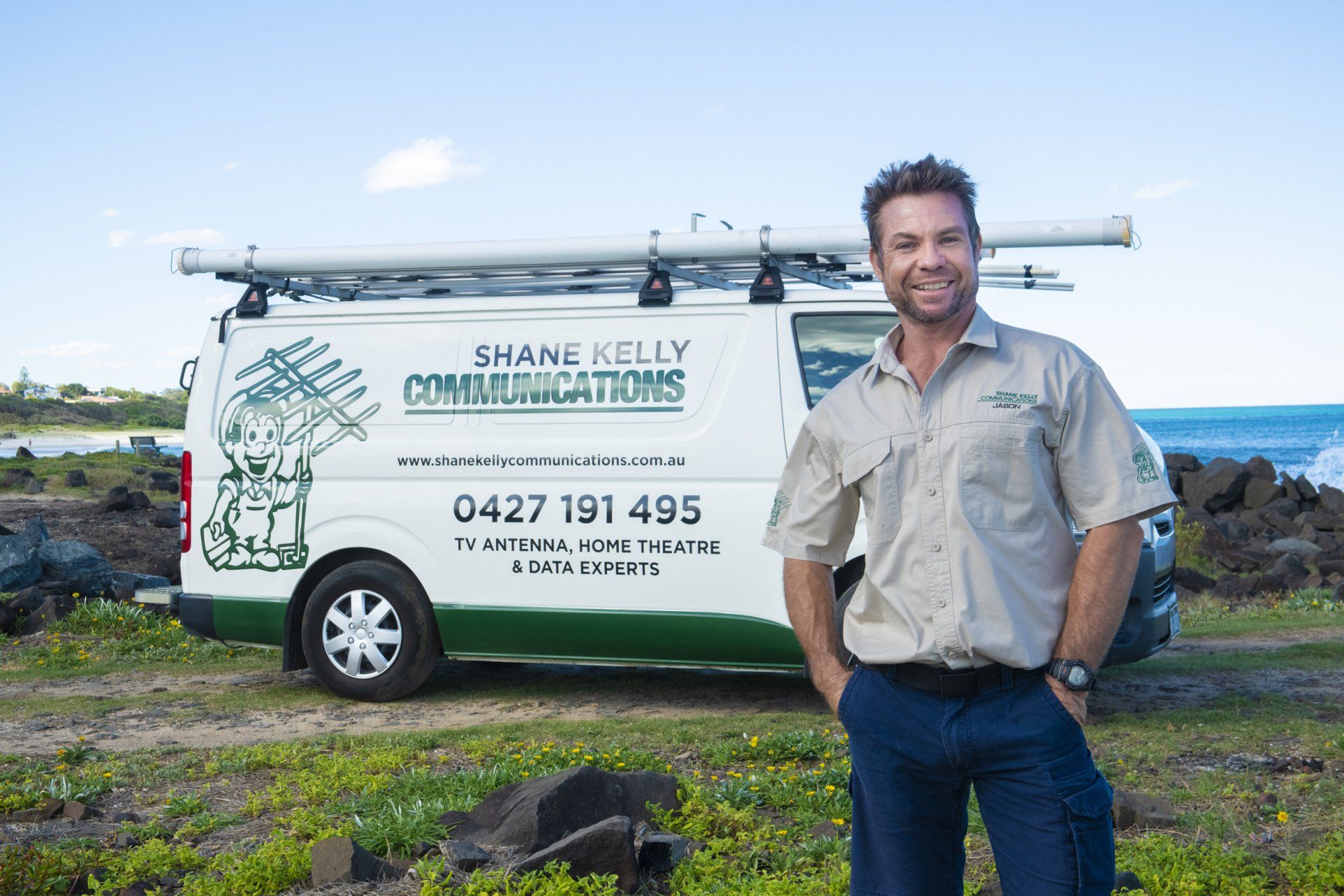 Shane Kelly in front of work van — Shane Kelly Communications In Lennox Head, NSW