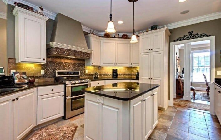 Luxury Modern Kitchen Style — Chesapeake, VA — All In Builders