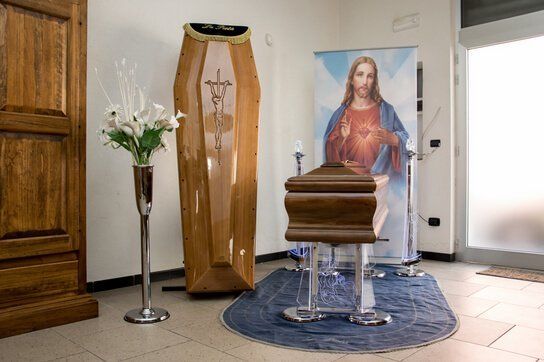 Cofano funebre delle onoranze funebri a San Vito dei Normanni