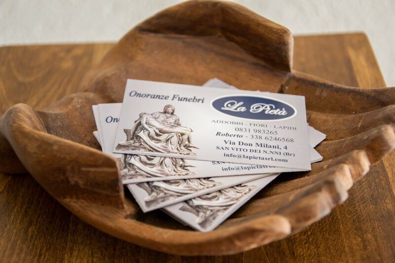 Biglietti da visita delle onoranze funebri a San Vito dei Normanni