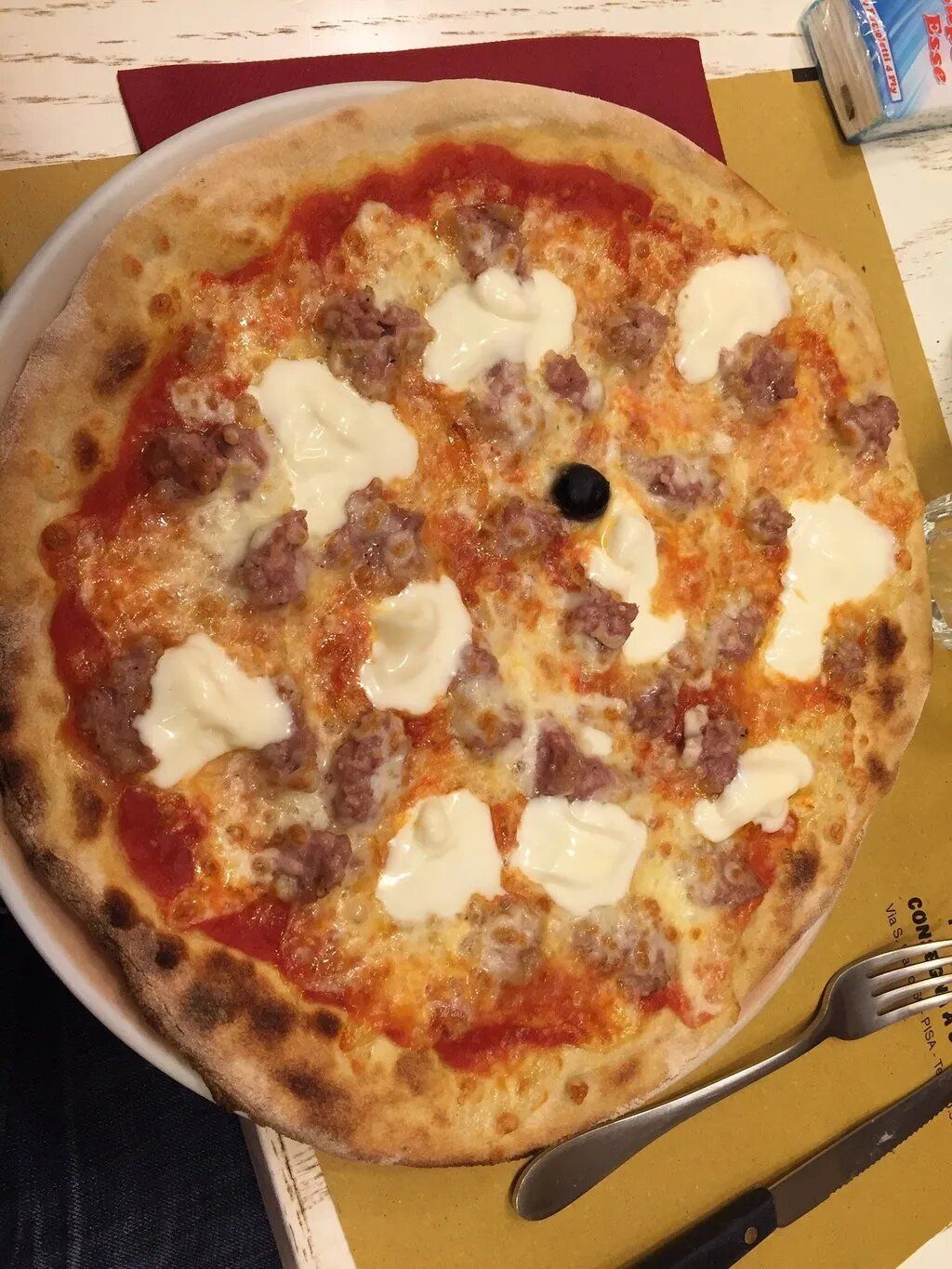 Pizza con salsiccia