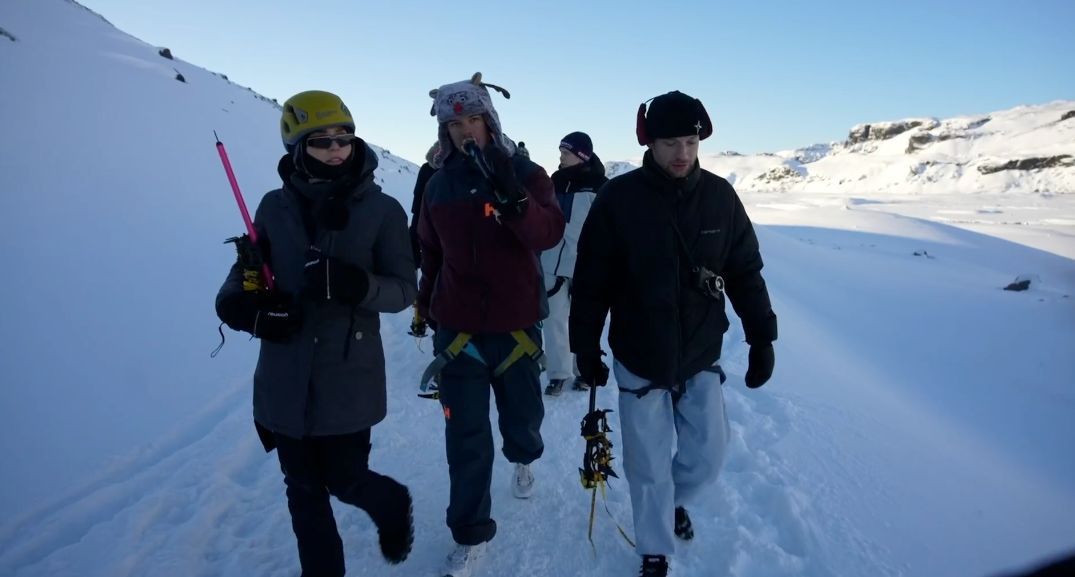 Alexis Around The World – Island: Creators on Location beim IRL-Livestream in Island, technisch realisiert von Redpinata.