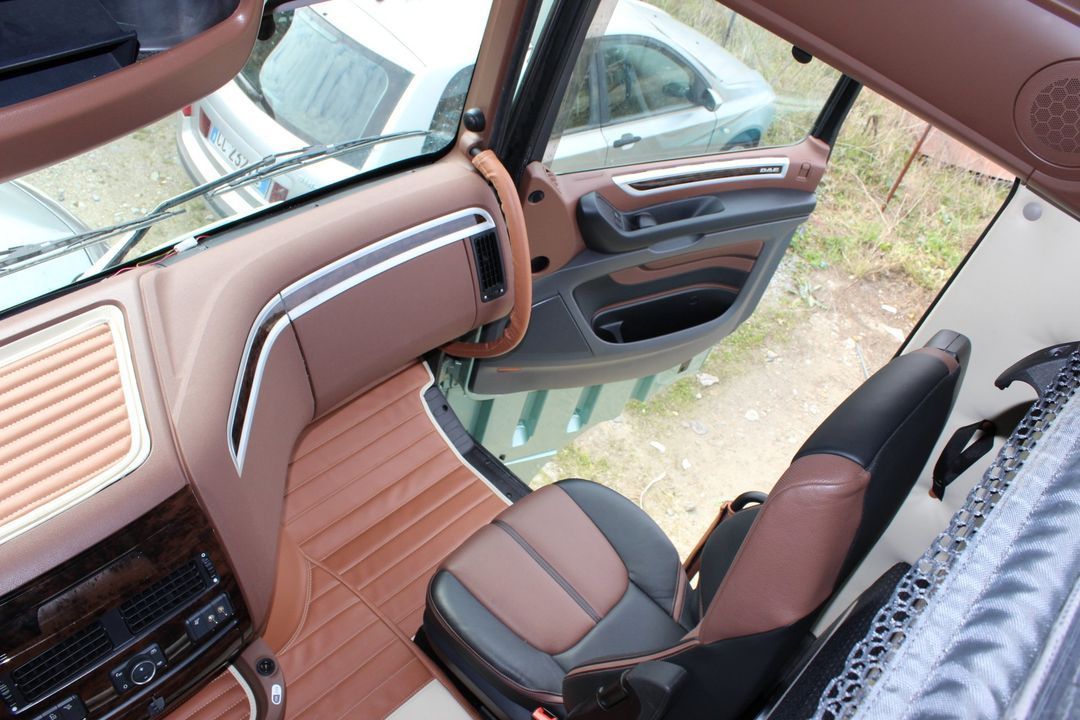 Una vista aerea dell'interno di un camion.