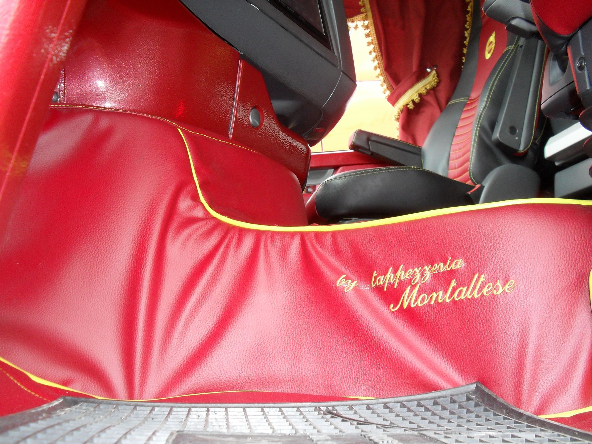 restauro tappezzeria camion