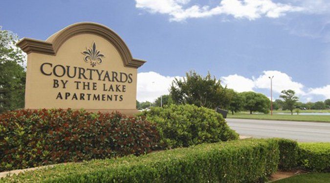 Courtyards by the Lake Apartments