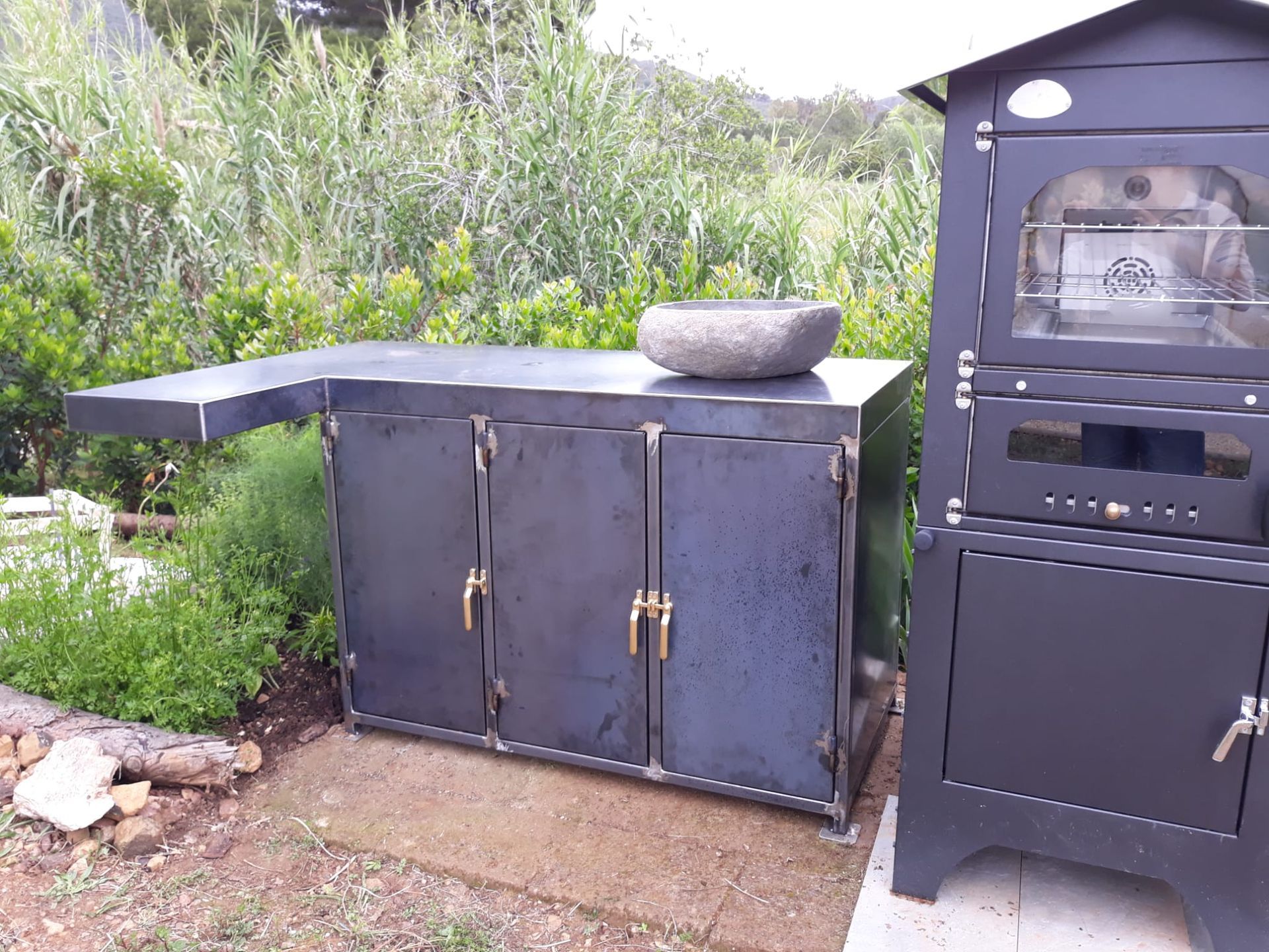 lavorazione mobile metallo