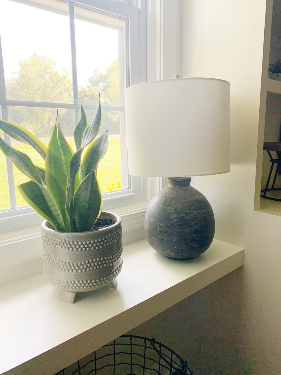 diy rustic pottery lamp made with spray paint and dirt