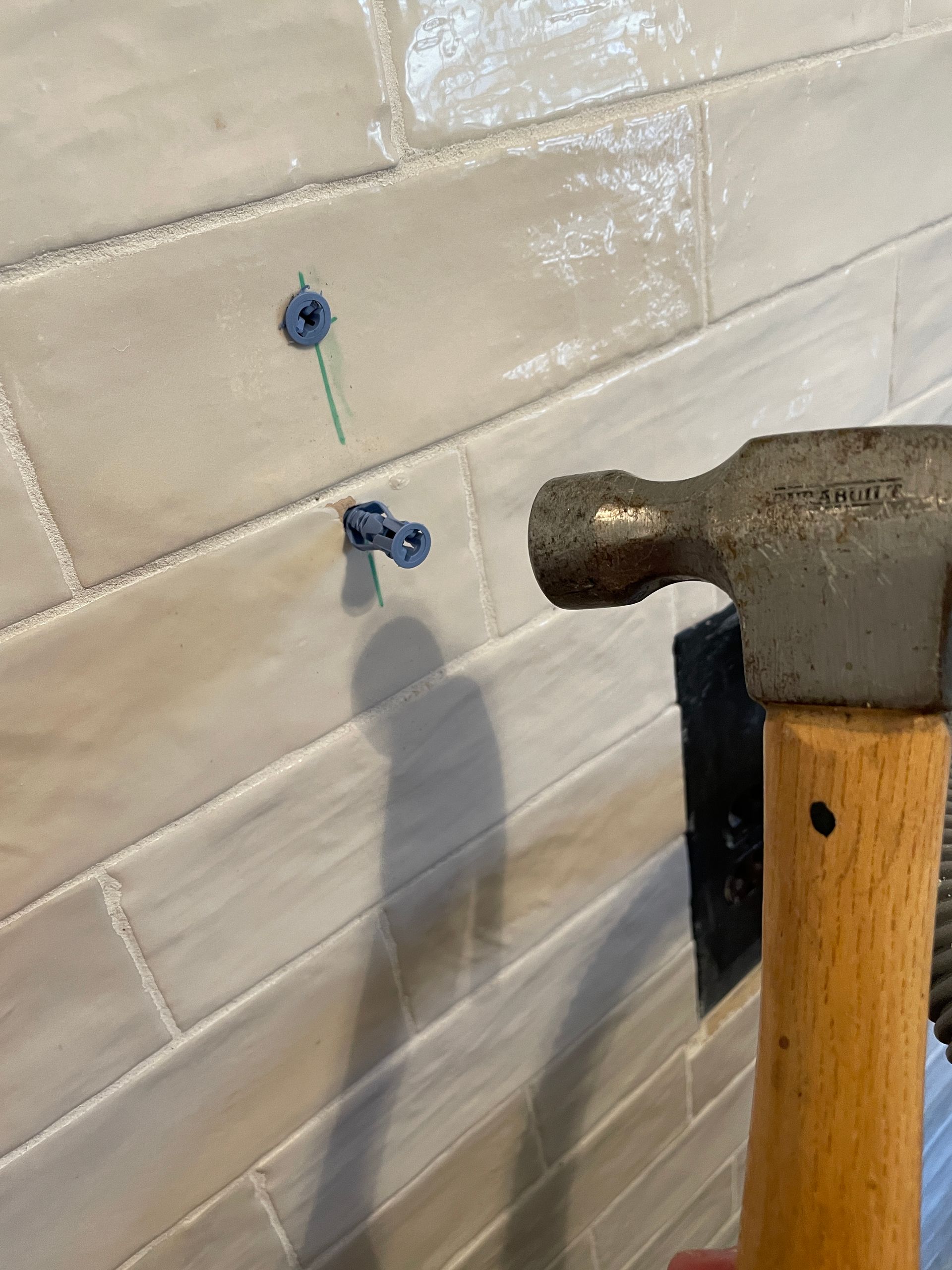 Drywall anchors for tile