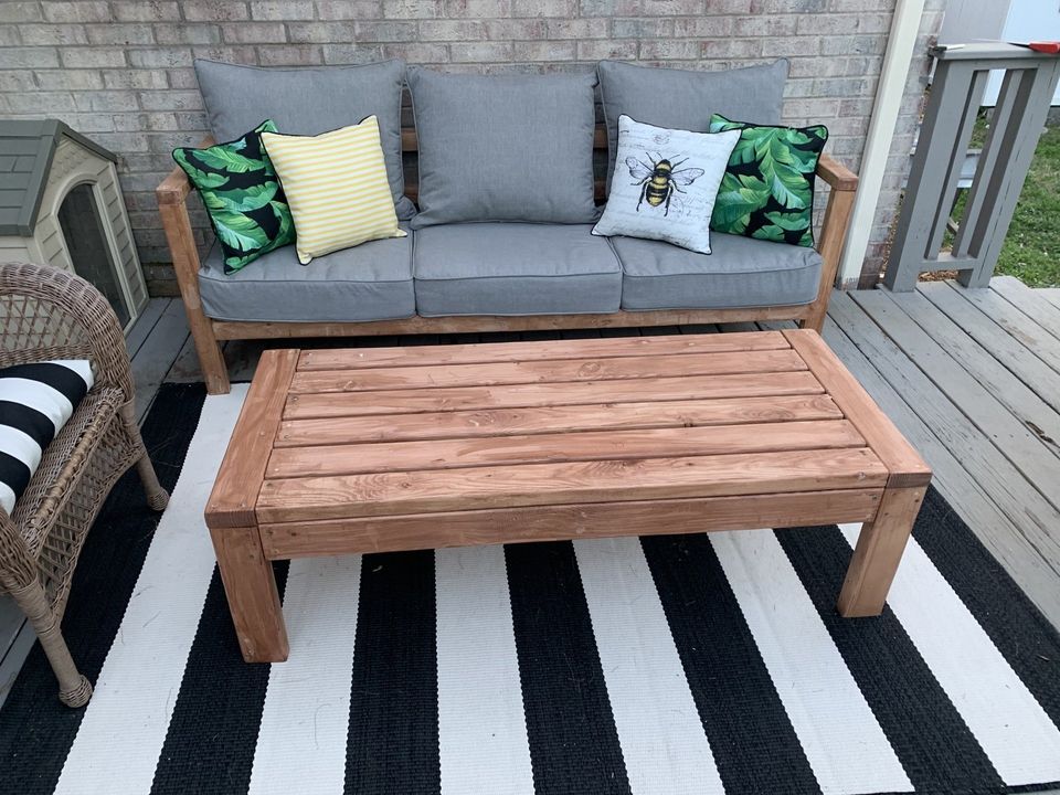 DIY  Outdoor Coffee Table and Bench