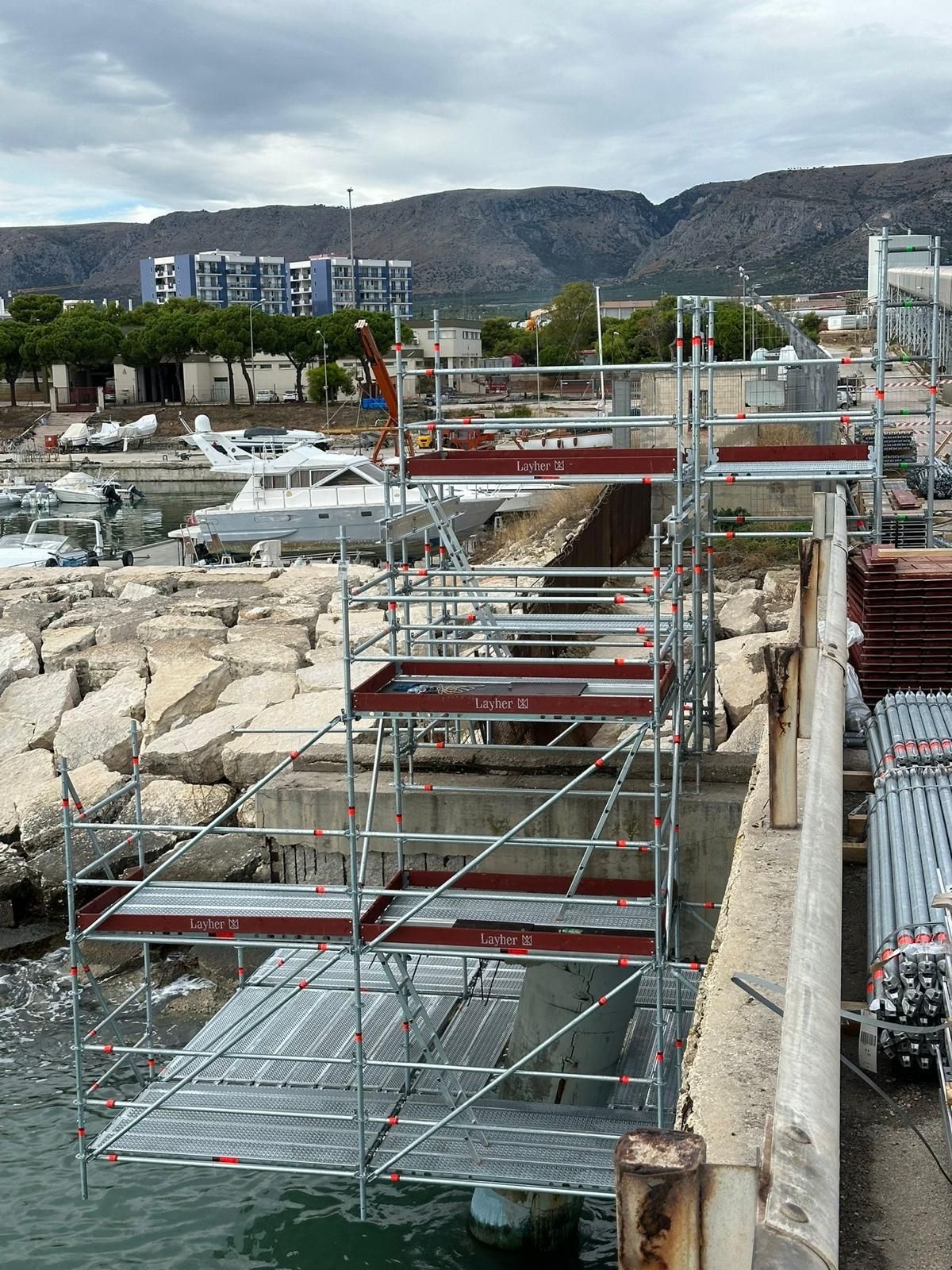 Sistema di ponteggio Layher