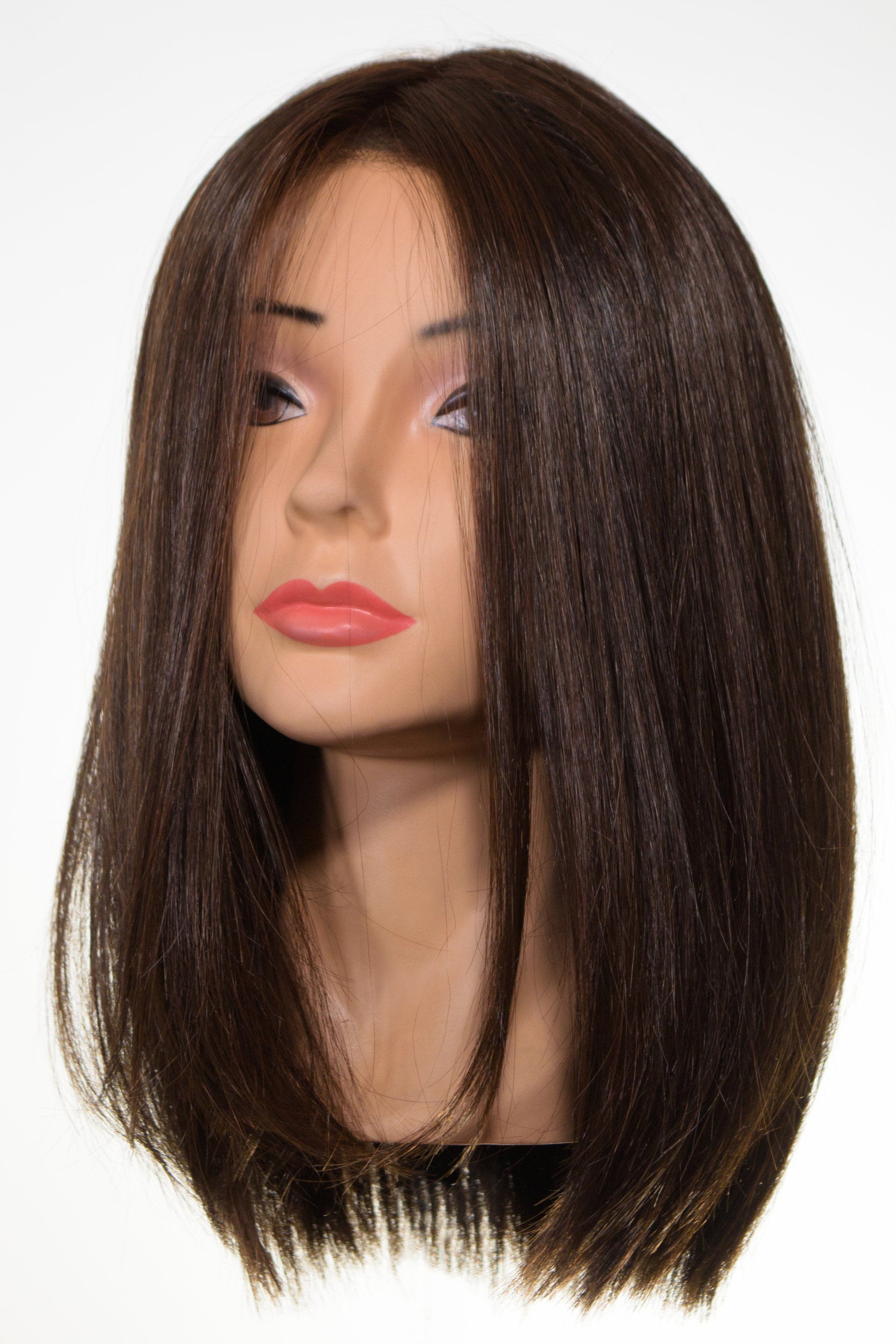 donna indossa parrucca rossa