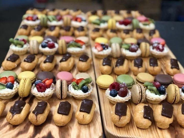 Mini Cakes Reg's Catering Banbury