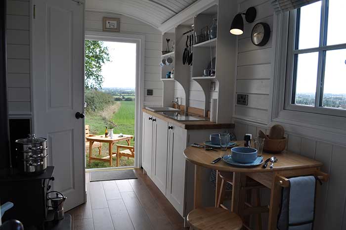 Glamping, Bicester, Oxfordshire, Hill View Farm B&B