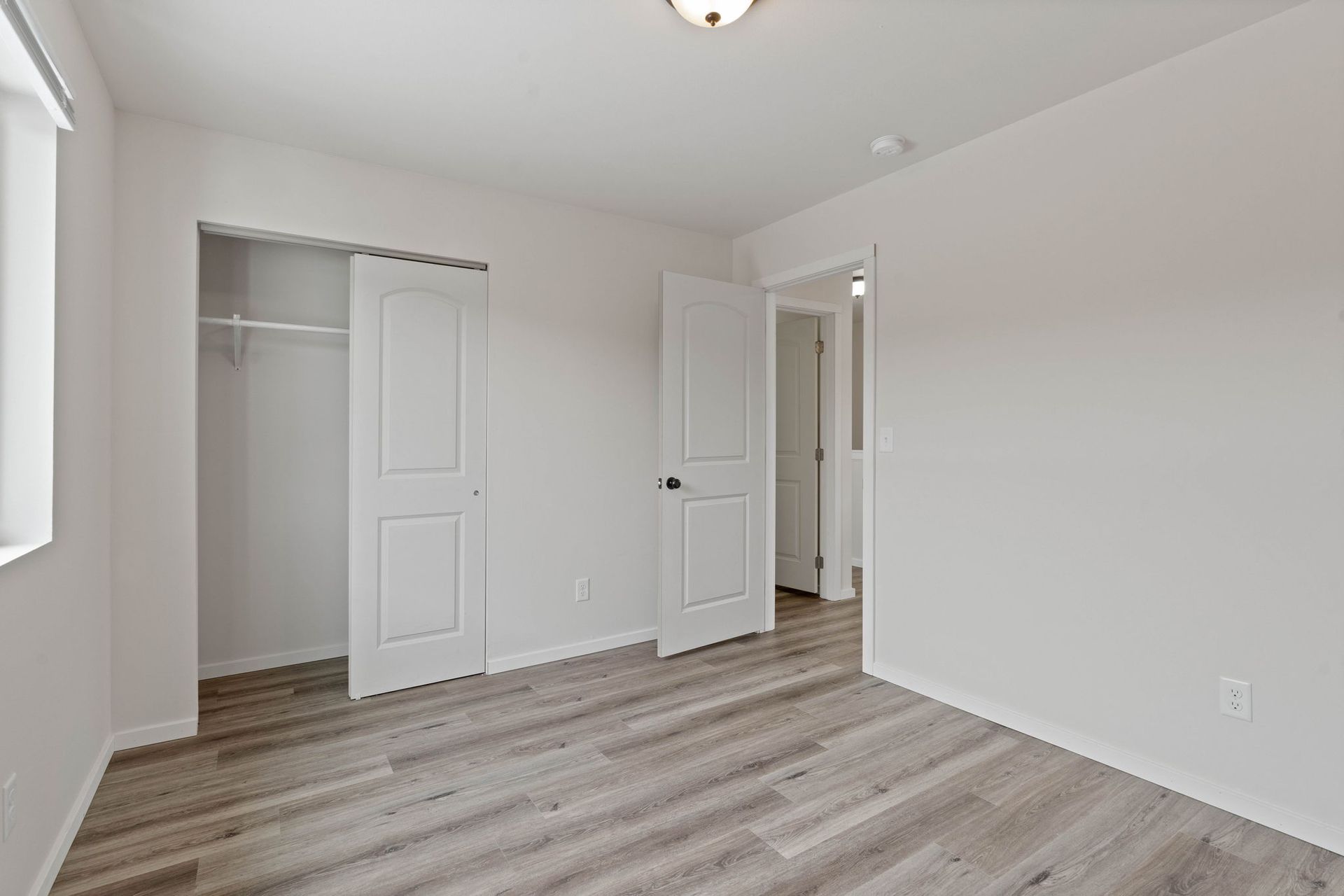 Winona Homes closets