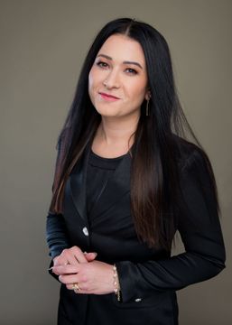 Iwona Lebiedowicz – award-winning entrepreneur, intercultural communication expert, and keynote speaker helping leaders and teams build thriving relationships across cultures