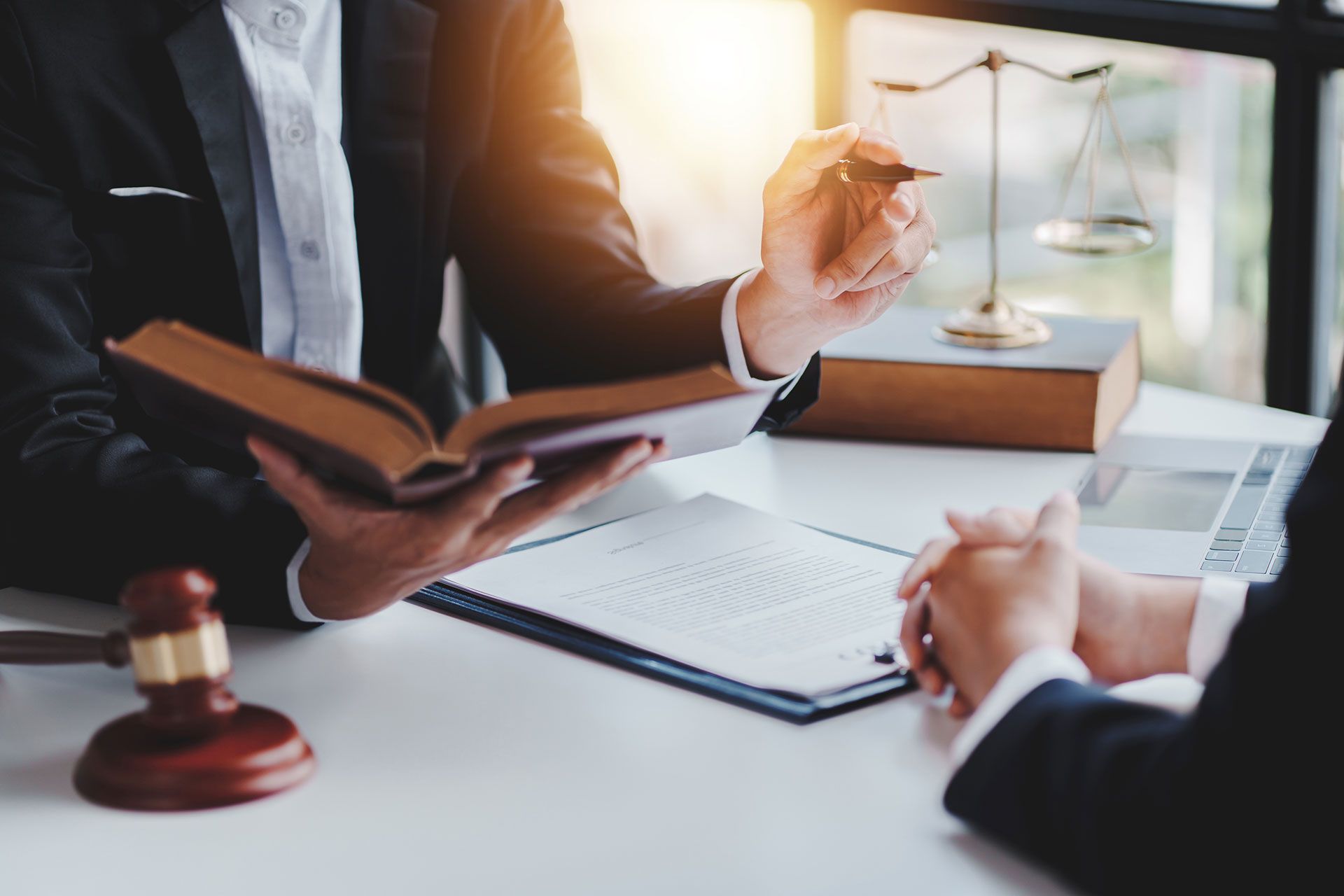 ABOGADOS CARSSA Y ASOCIADOS