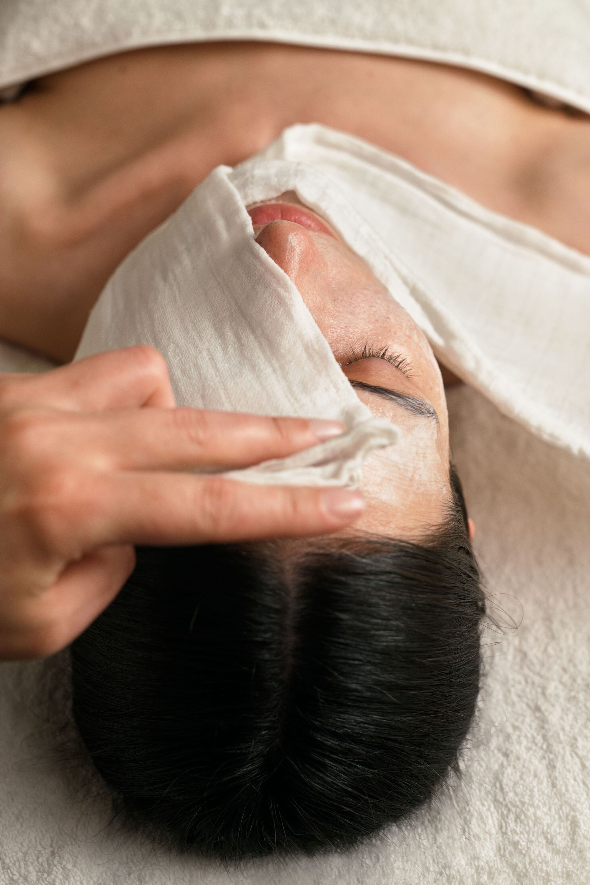 Gesichtsbehandlung Naturkosmetik Stolz