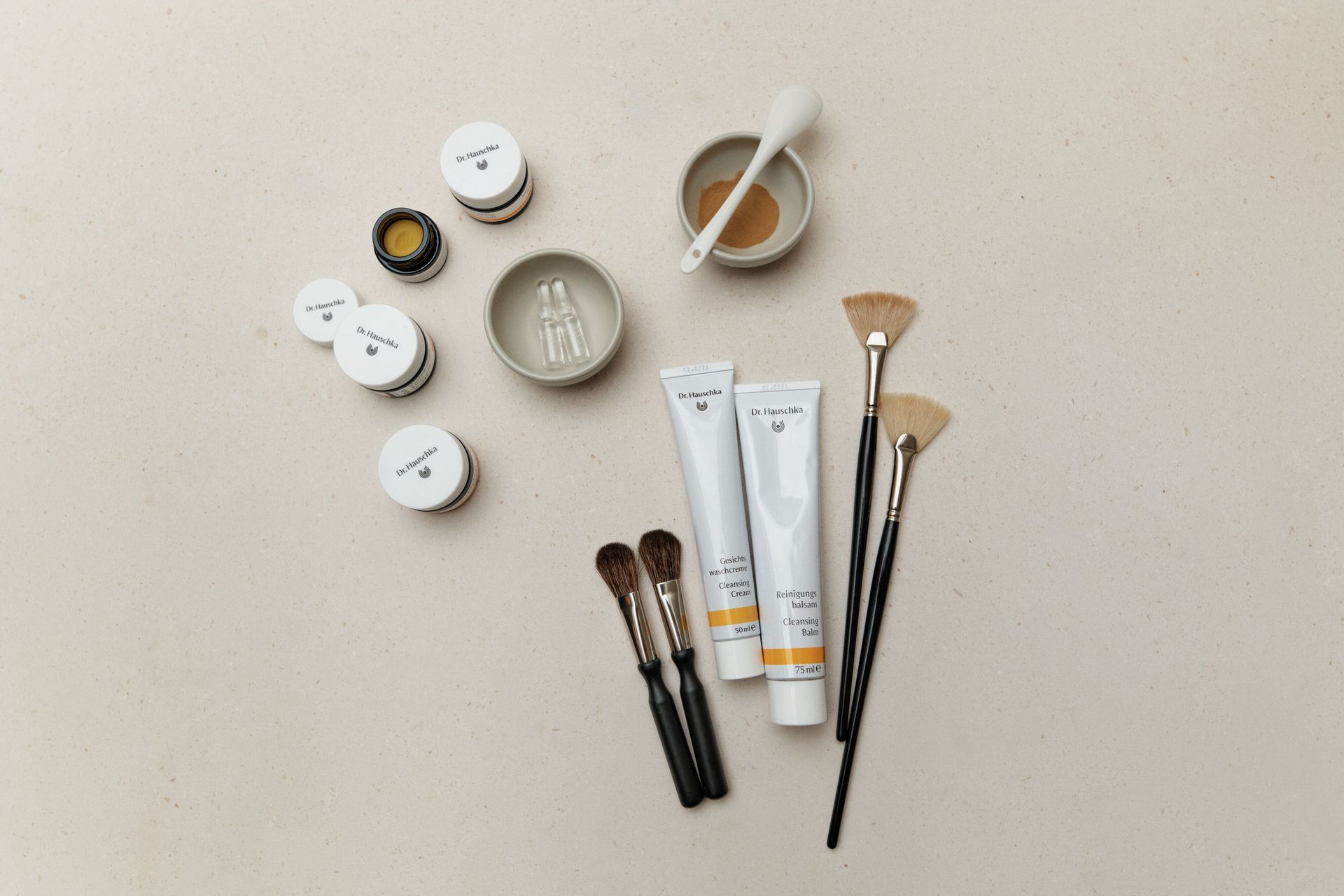 Dr Hauschka Produkte Naturkosmetik Stolz
