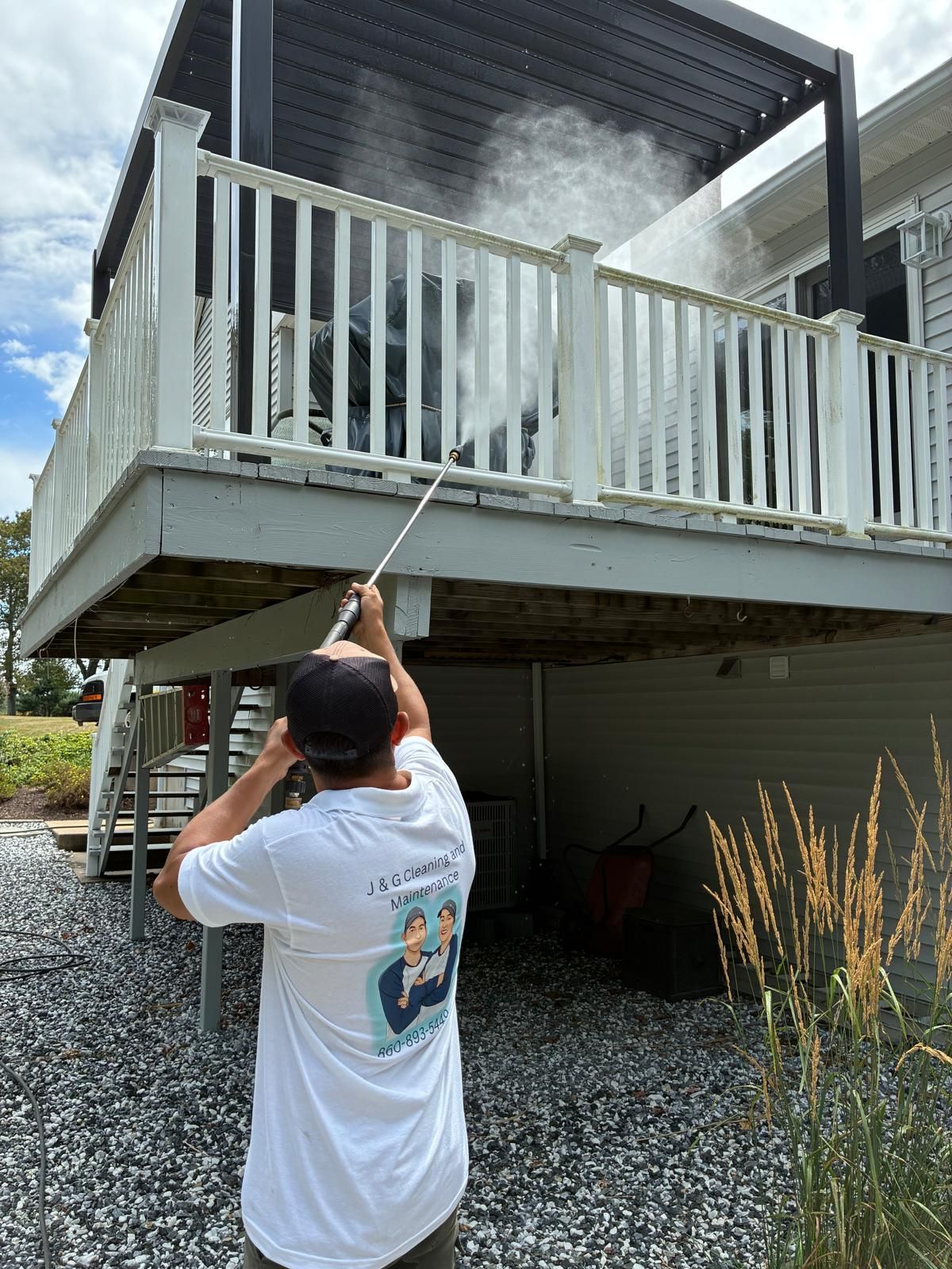 Residential deck power washing service in West Hartford CT by licensed professionals
