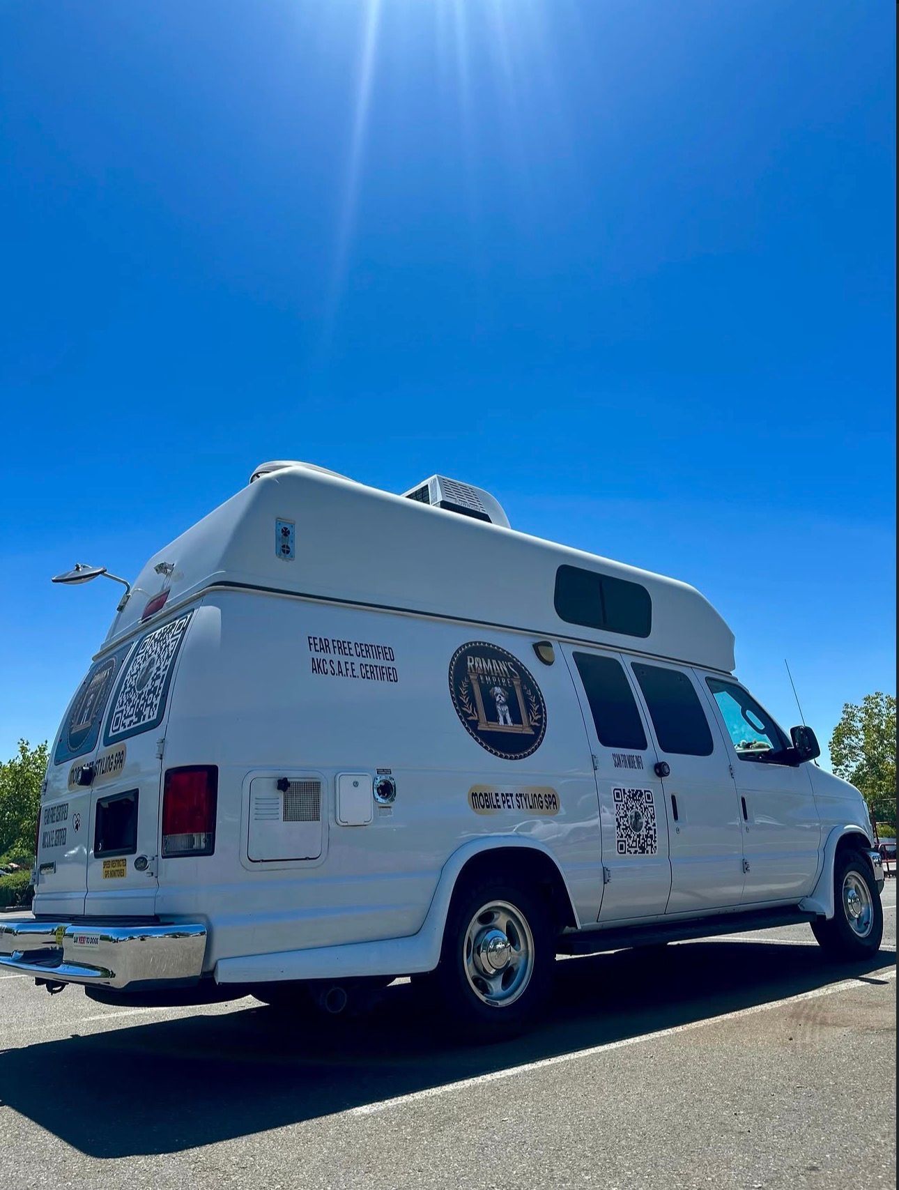 Roman’s Empire mobile dog grooming van serving El Dorado Hills, CA and surrounding communities