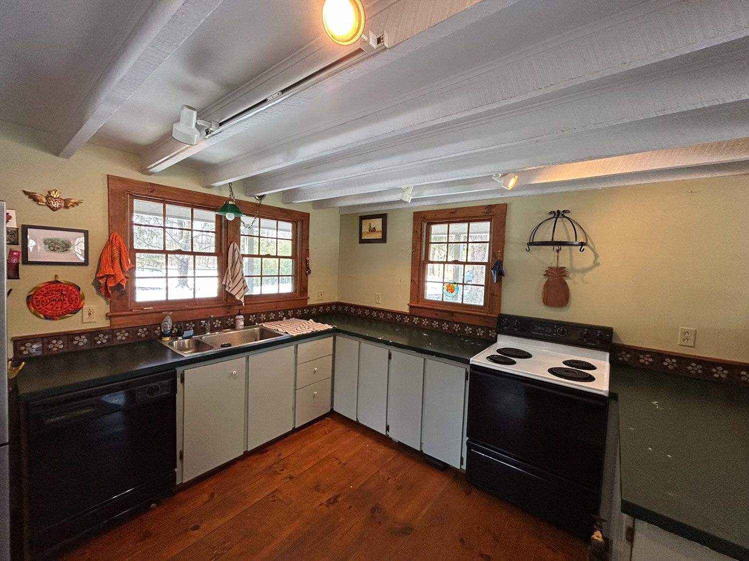 Kitchen Design with Wooden Flooring