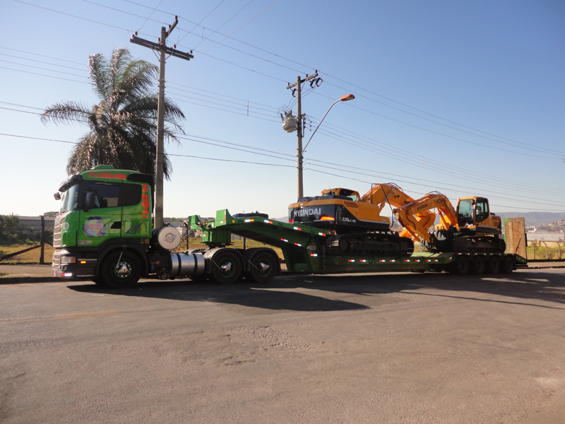 Transporte de Escavadeiras - TZ Rental