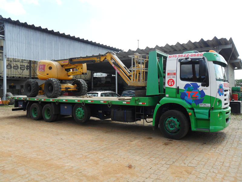 Transporte de Escavadeiras - TZ Rental