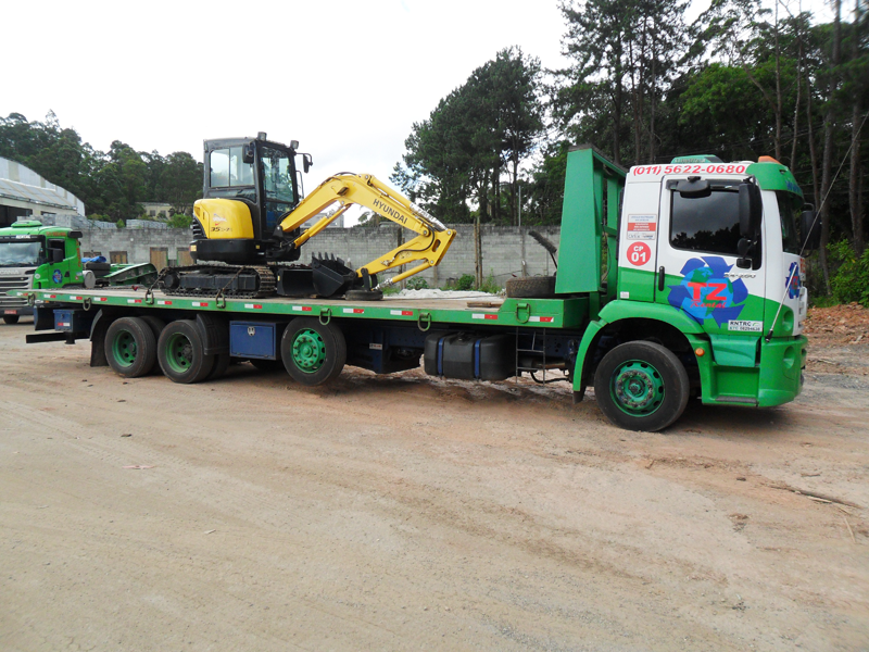 Transporte de Escavadeiras - TZ Rental