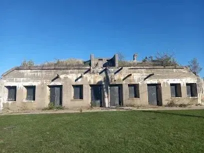 Chimney-Sweep-Portland
An old building is sitting in the middle of a grassy field.