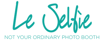 The logo for le selfie not your ordinary photo booth.