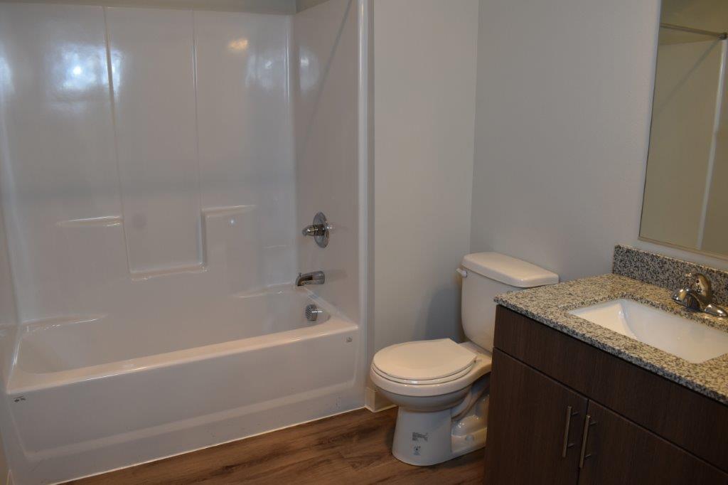 Cedar Ridge Apartments bathroom