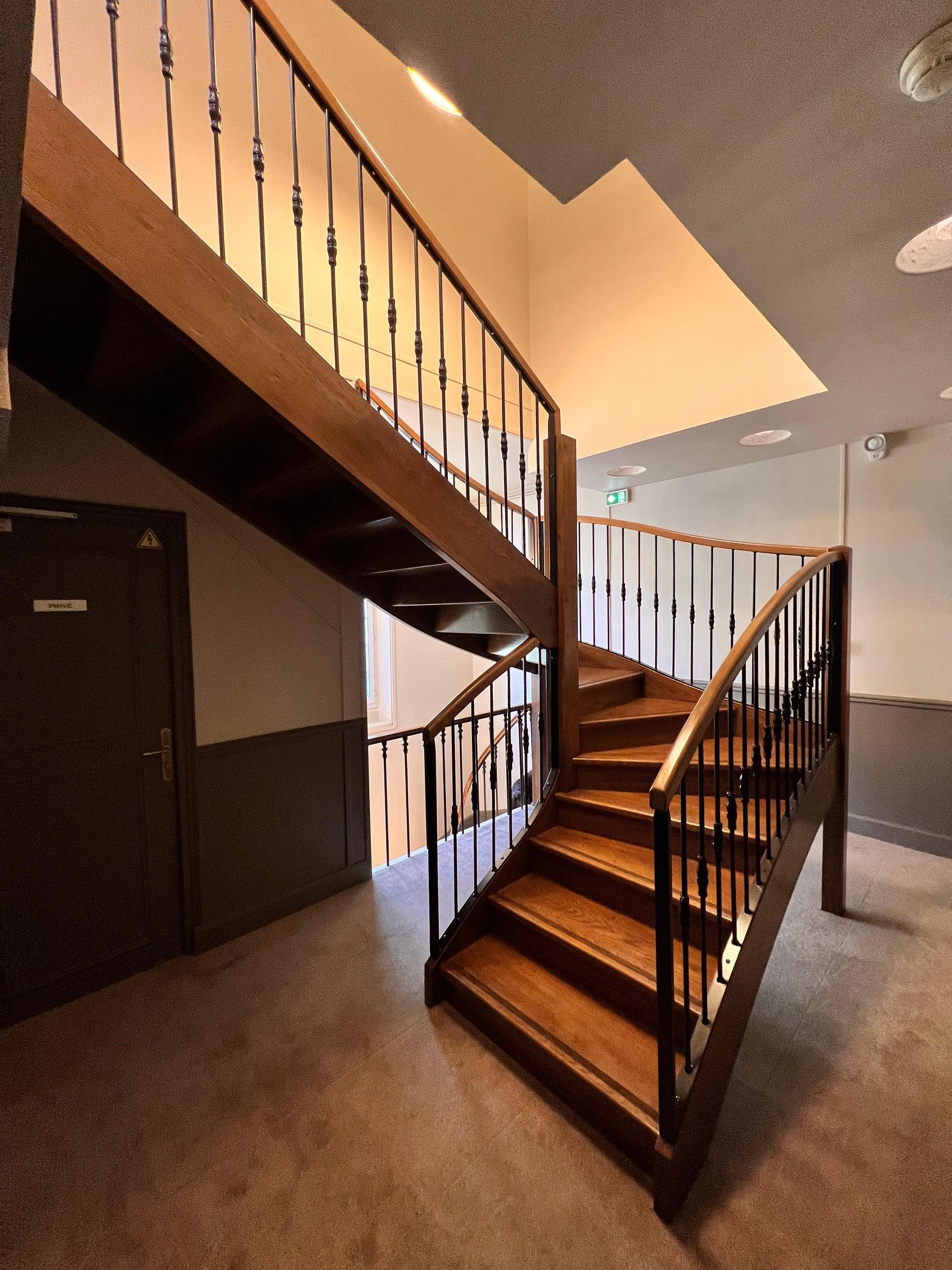 Escalier sur mesure Franck CASSONNET Menuiserie - Chartres