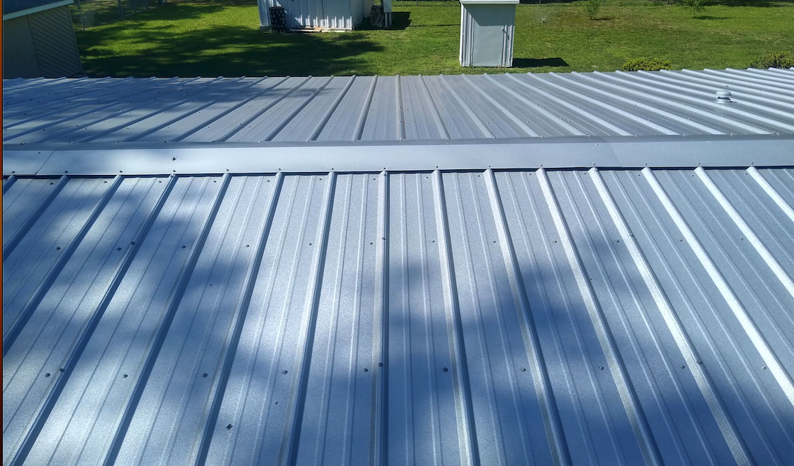 Beautiful standing seam metal roof on a Zephyrhills home