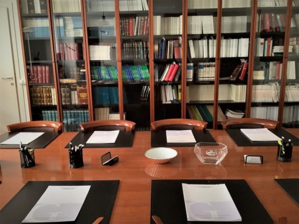 Tavolo con documenti