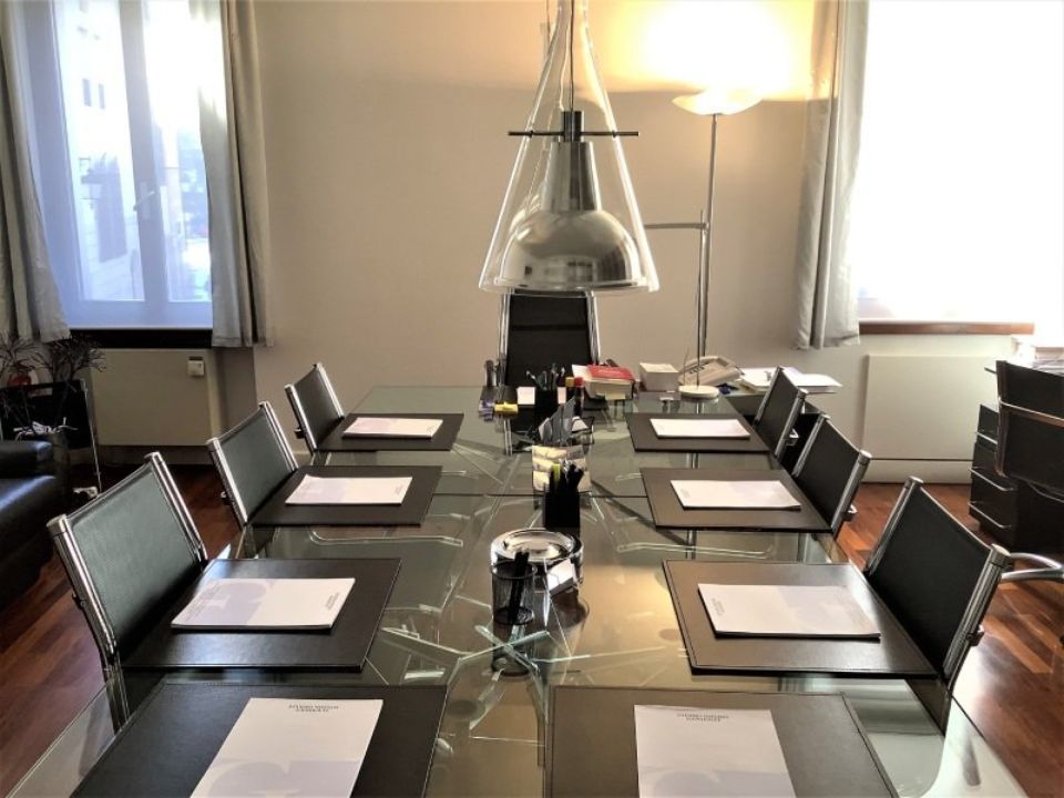 Tavolo per consulenze notarili