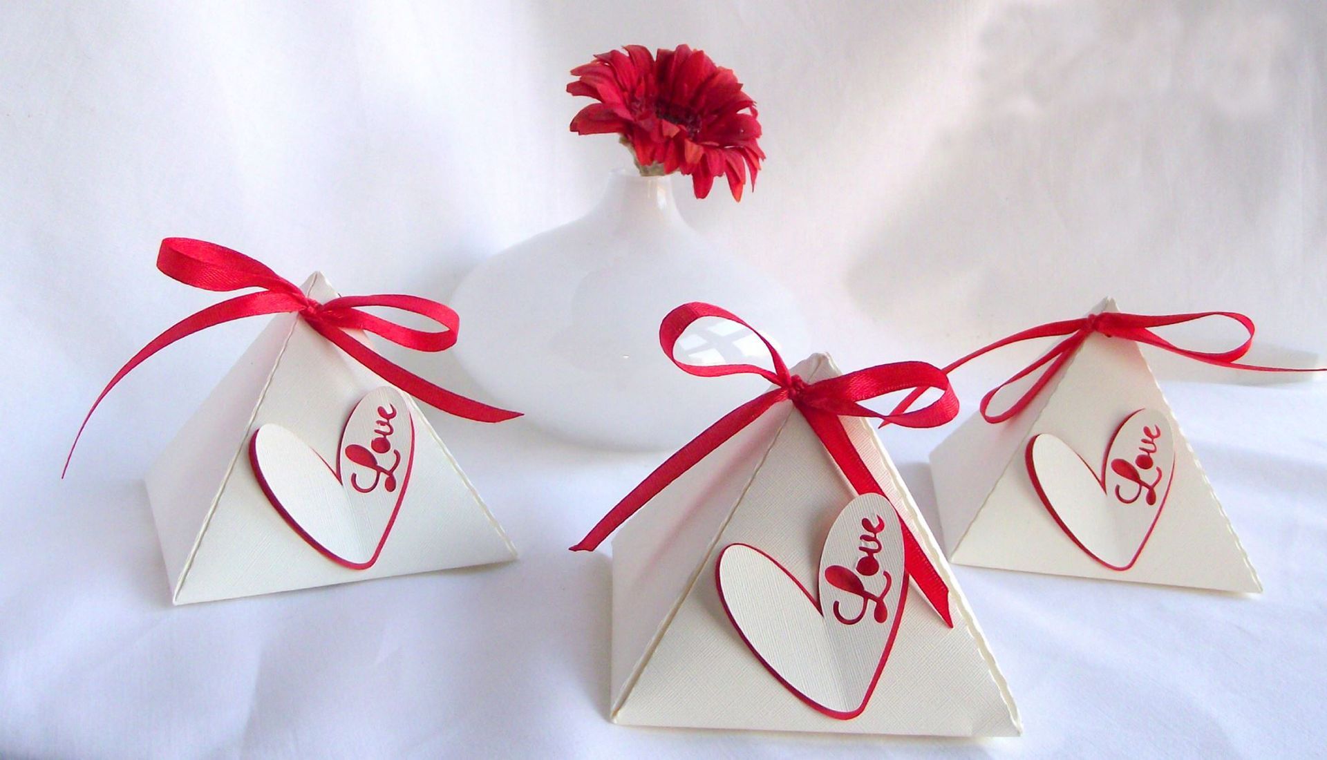 scatole con confetti