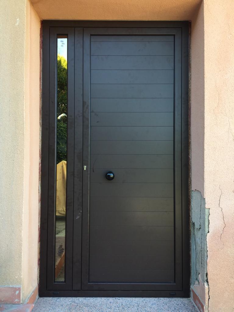 produzione porte e portoni in alluminio