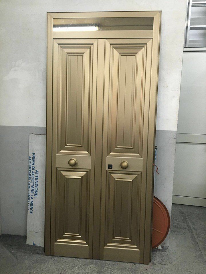 produzione portoni in alluminio