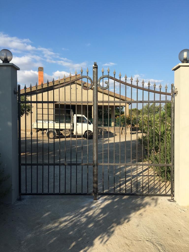 cancelli su misura a battente