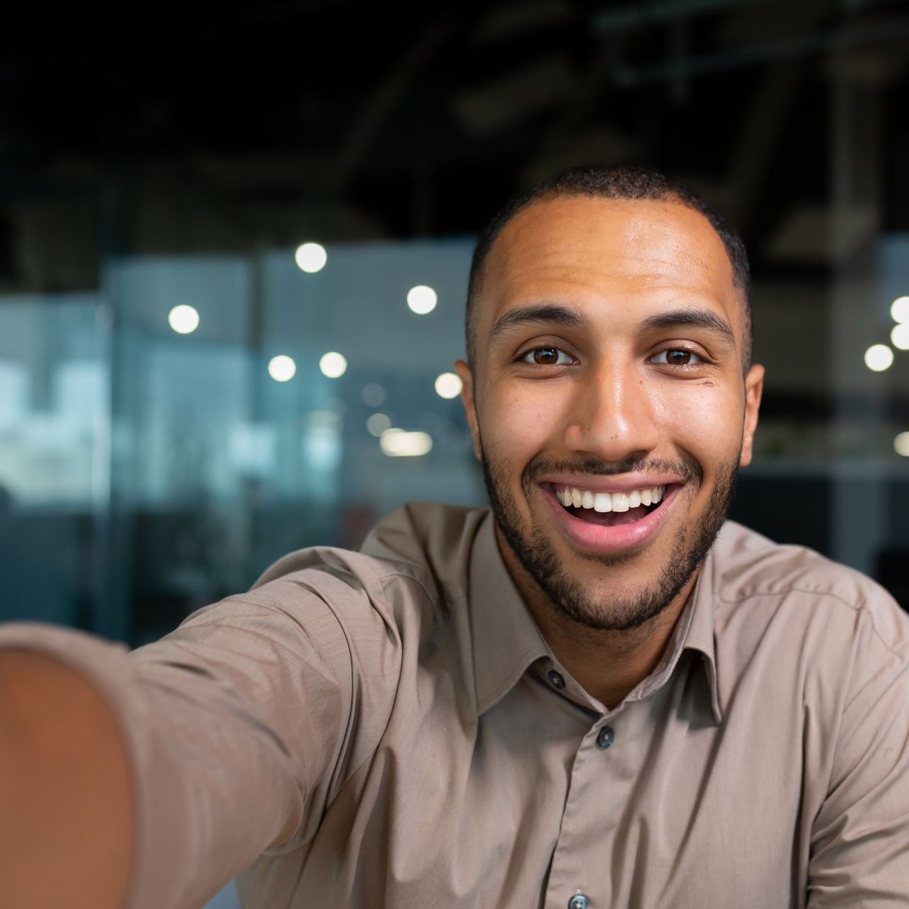 Male agent recording a video