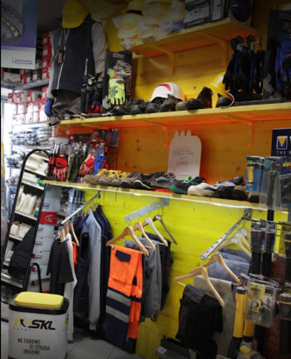 articoli presenti dentro la ferramenta