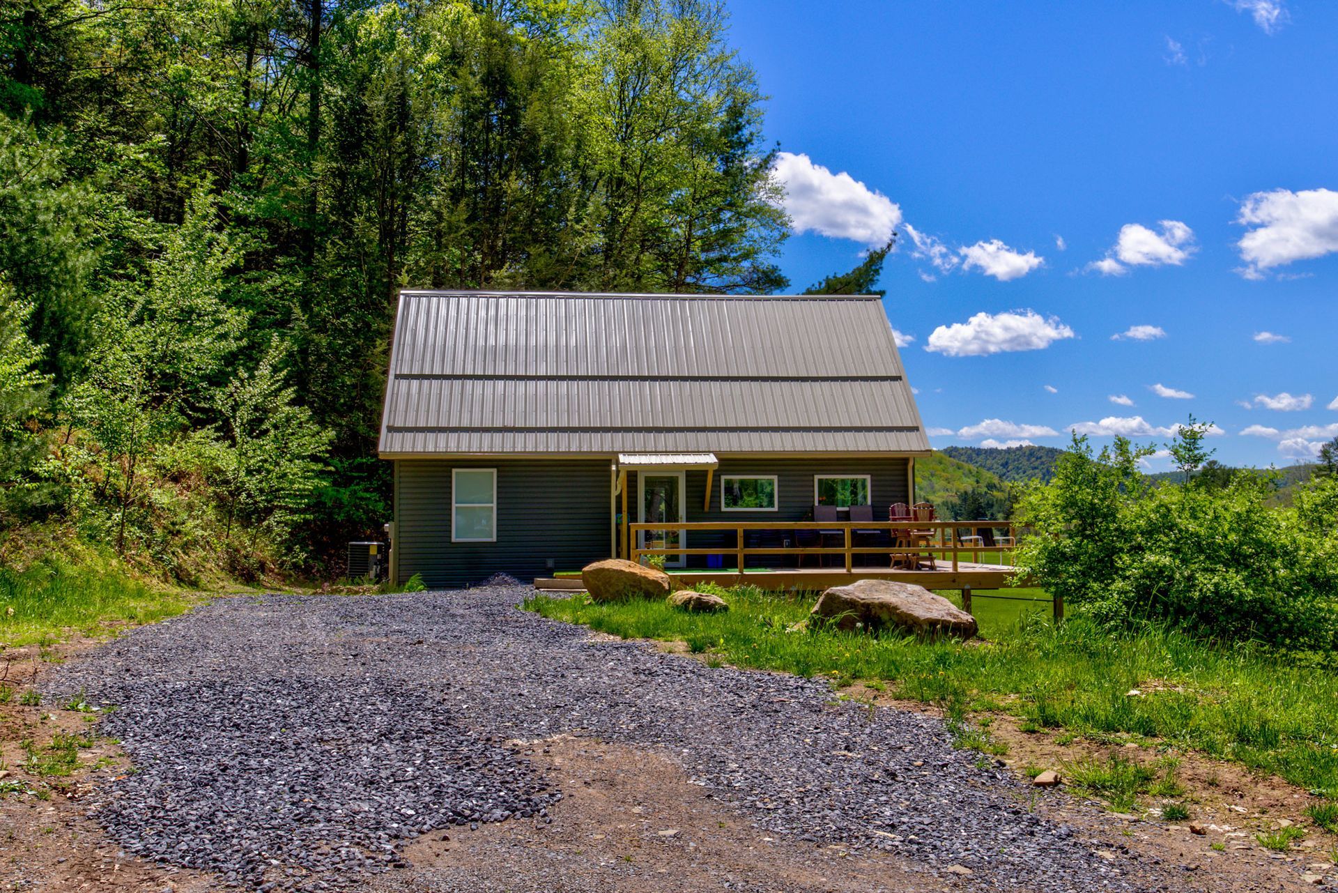 the best cabin contractor in Mill Hall 